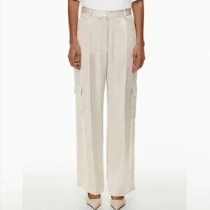 Aritzia Refined Cargo in Satin size 6-cream -NWT with tiny smudge on w/b